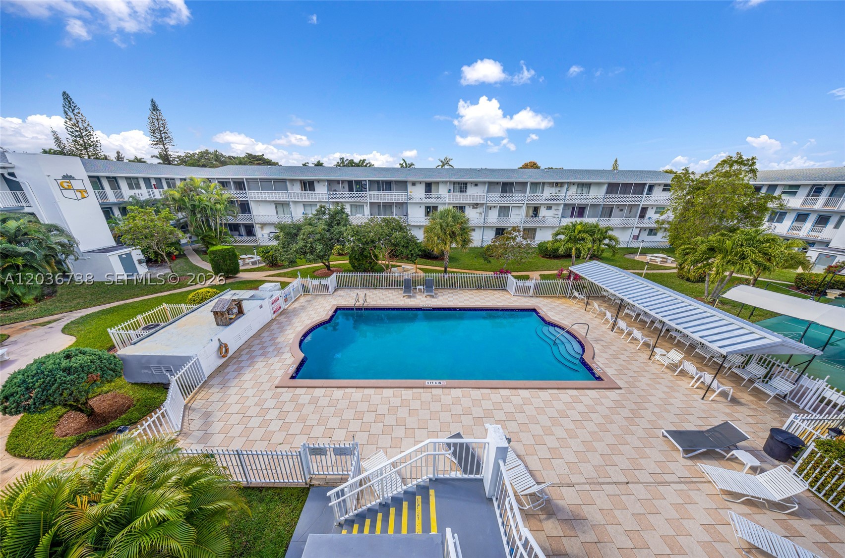 GOLDEN TOWERS CO-OP - Residential