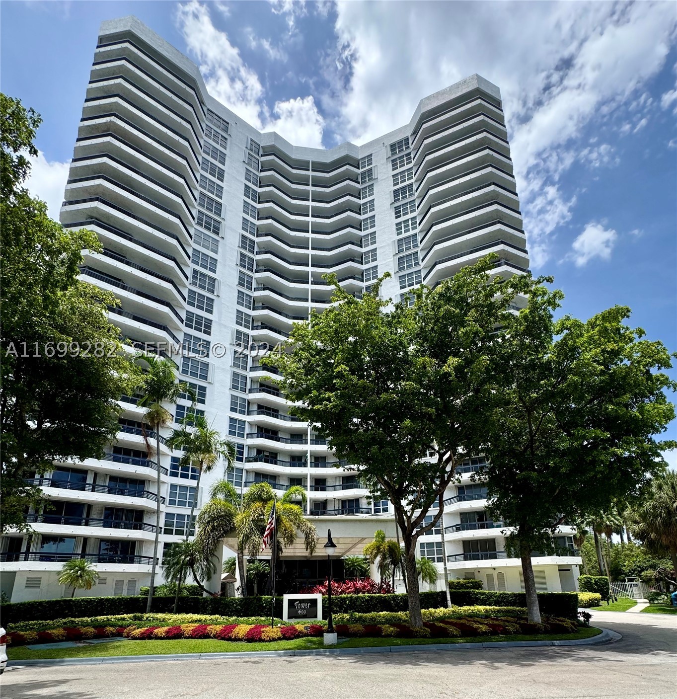 MYSTIC POINTE TOWER 600 C - Residential