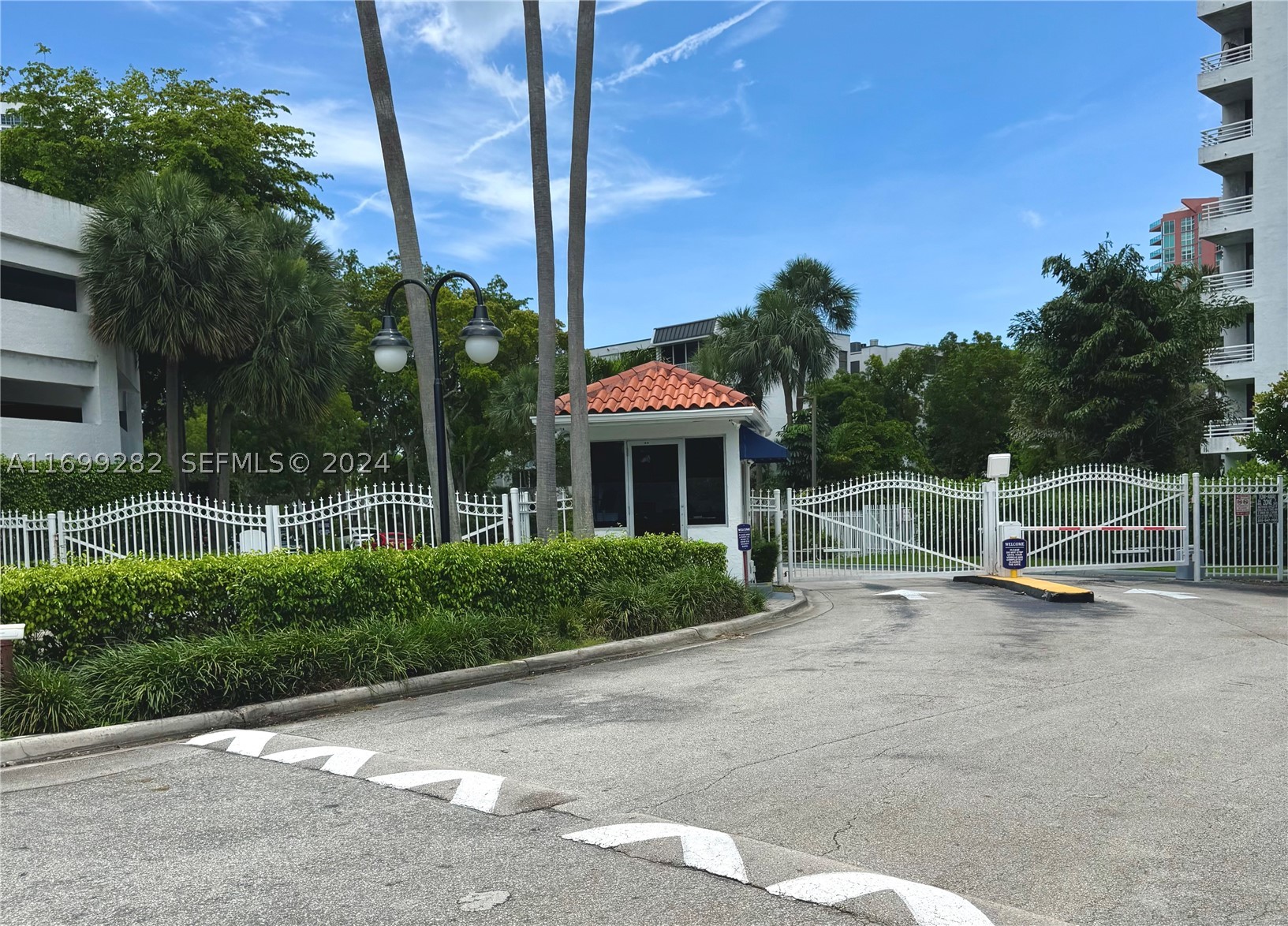 MYSTIC POINTE TOWER 600 C - Residential