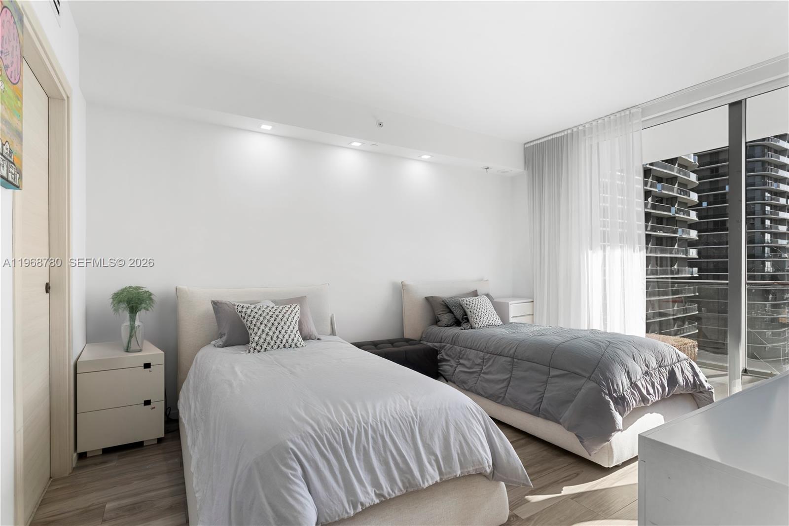801 SMA RESIDENCES CONDO - Residential