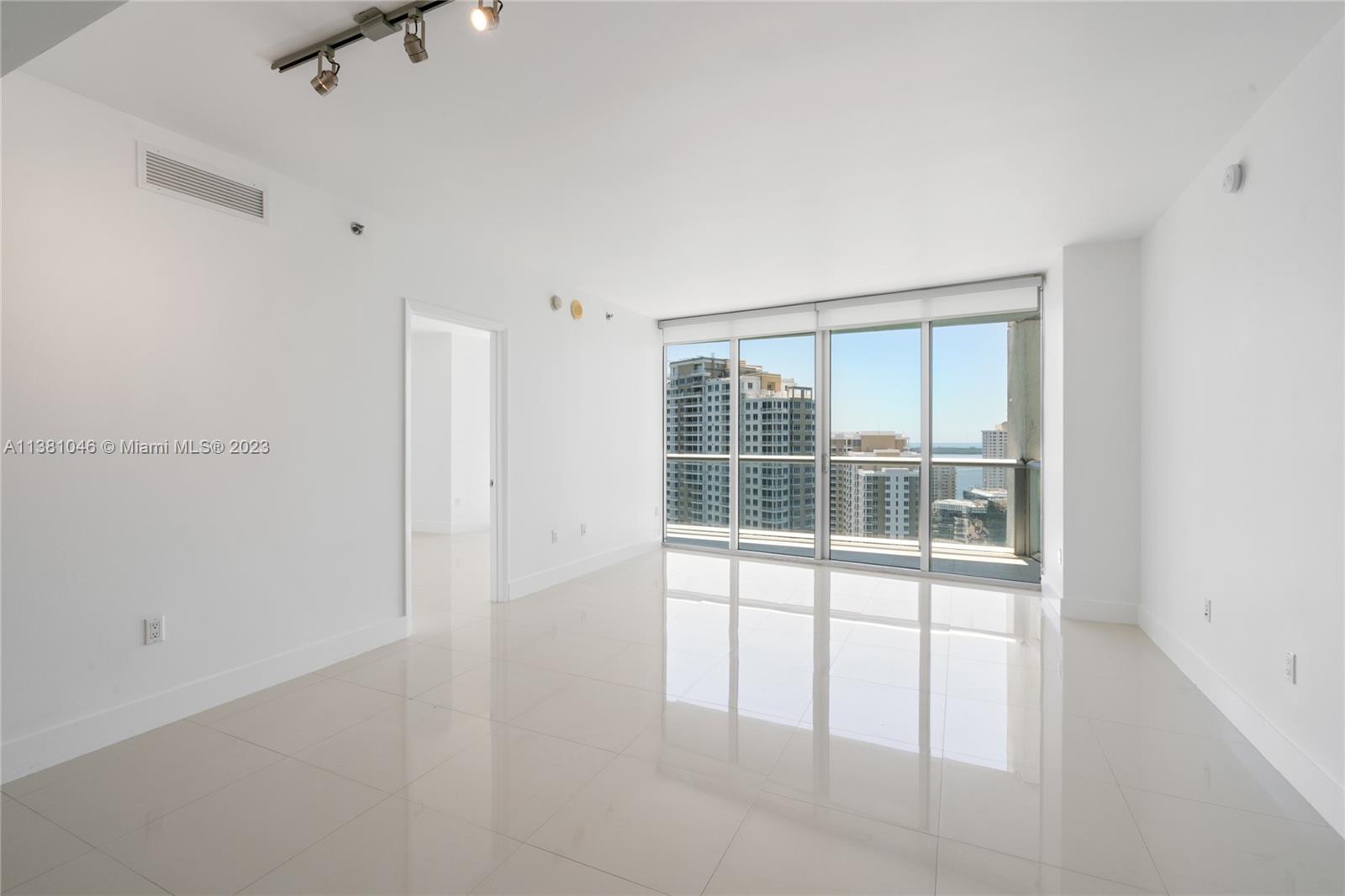 ICONBRICKELL CONDO NO 1 - Residential Lease