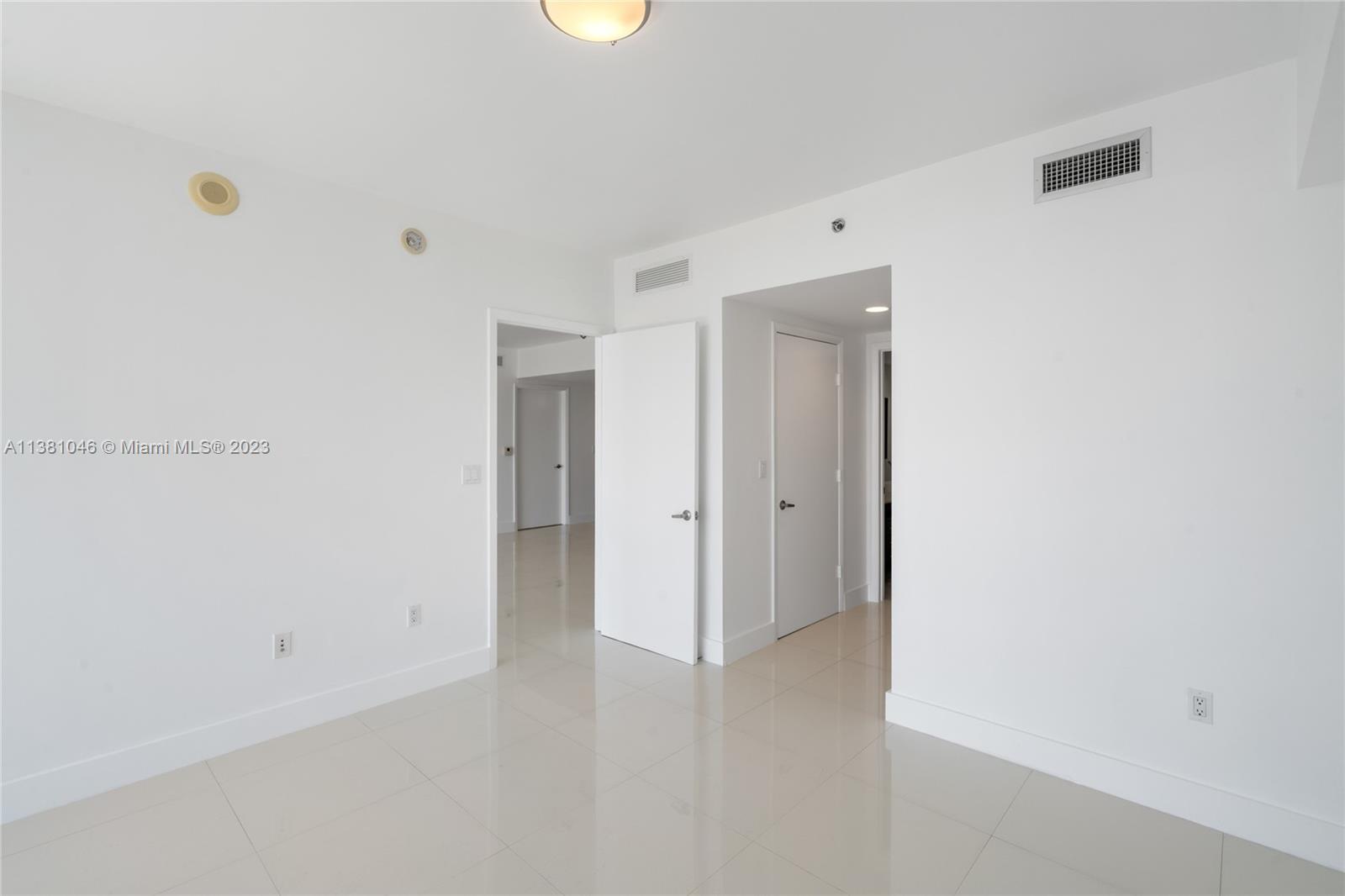 ICONBRICKELL CONDO NO 1 - Residential Lease