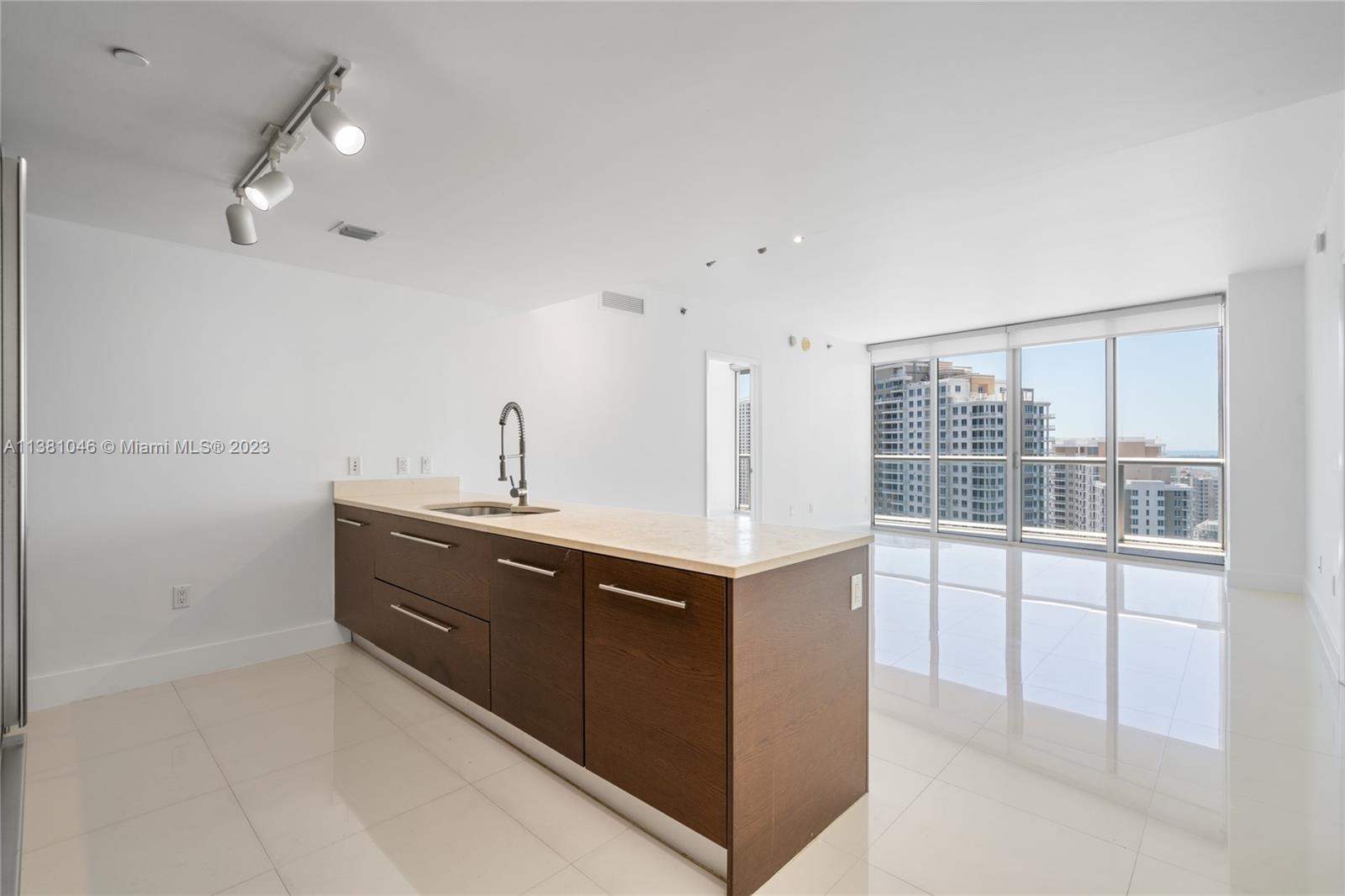 ICONBRICKELL CONDO NO 1 - Residential Lease