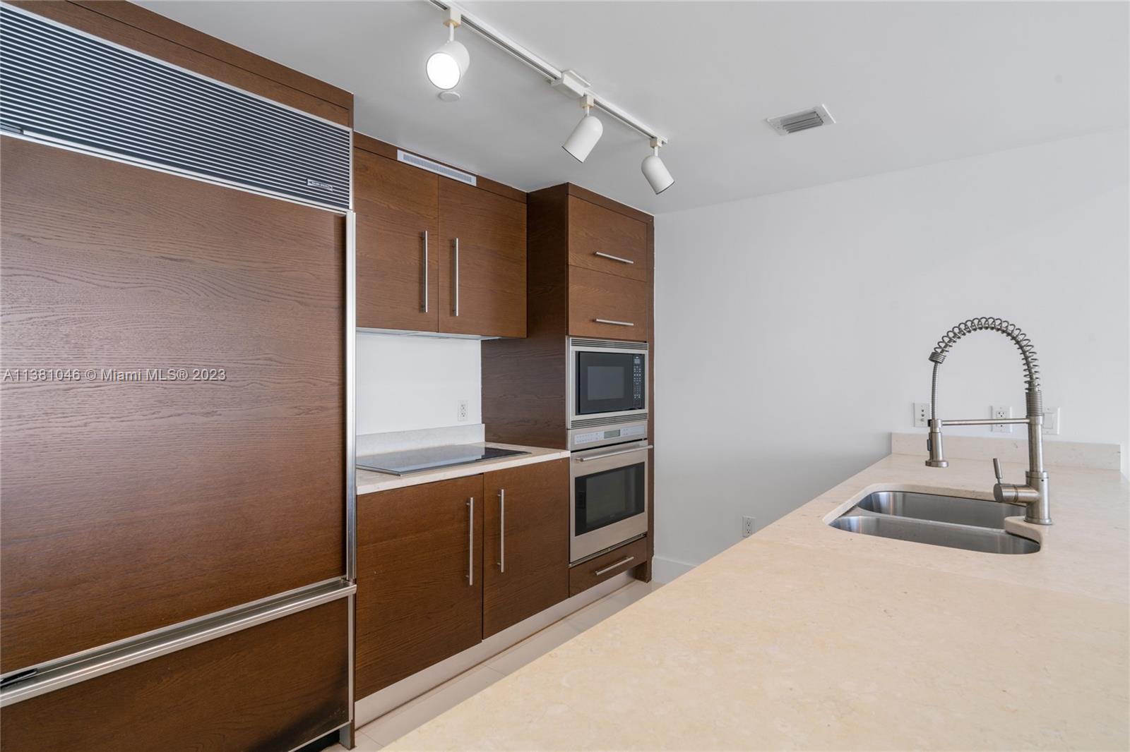 ICONBRICKELL CONDO NO 1 - Residential Lease