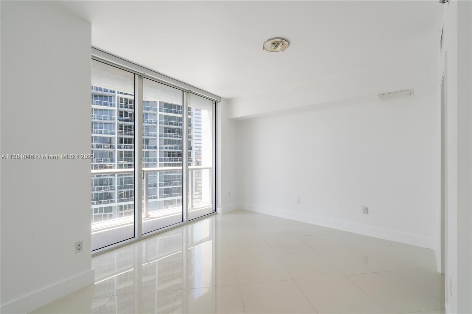 ICONBRICKELL CONDO NO 1 - Residential Lease