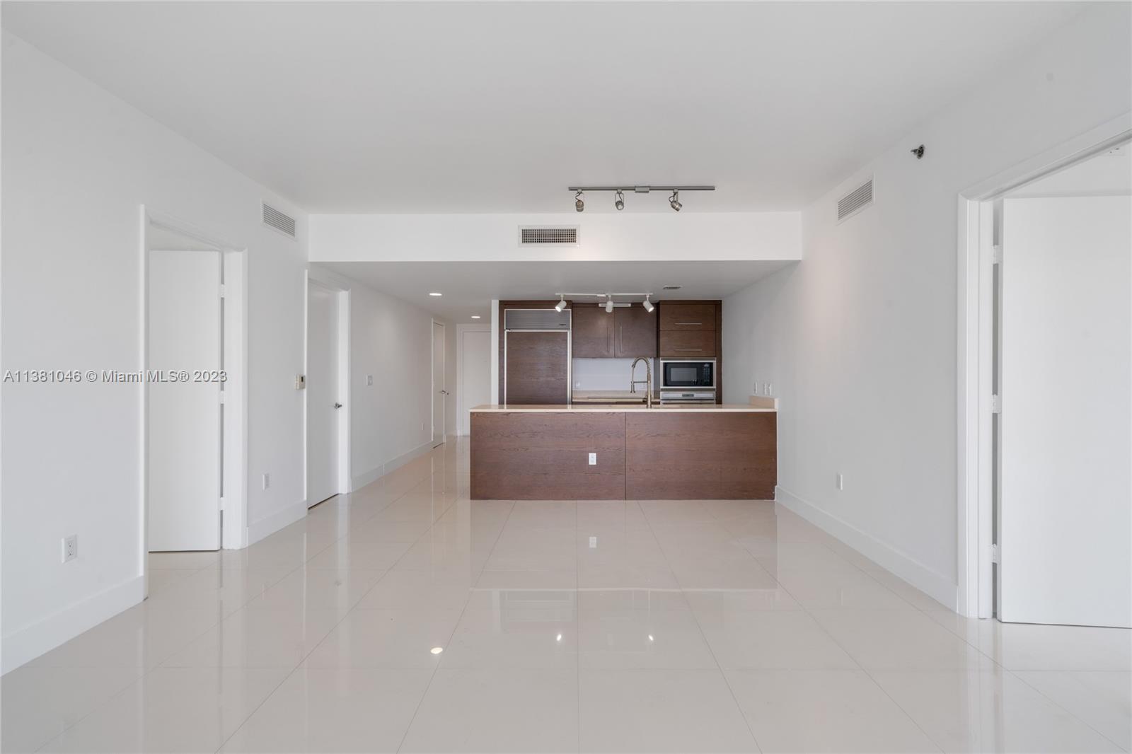 ICONBRICKELL CONDO NO 1 - Residential Lease
