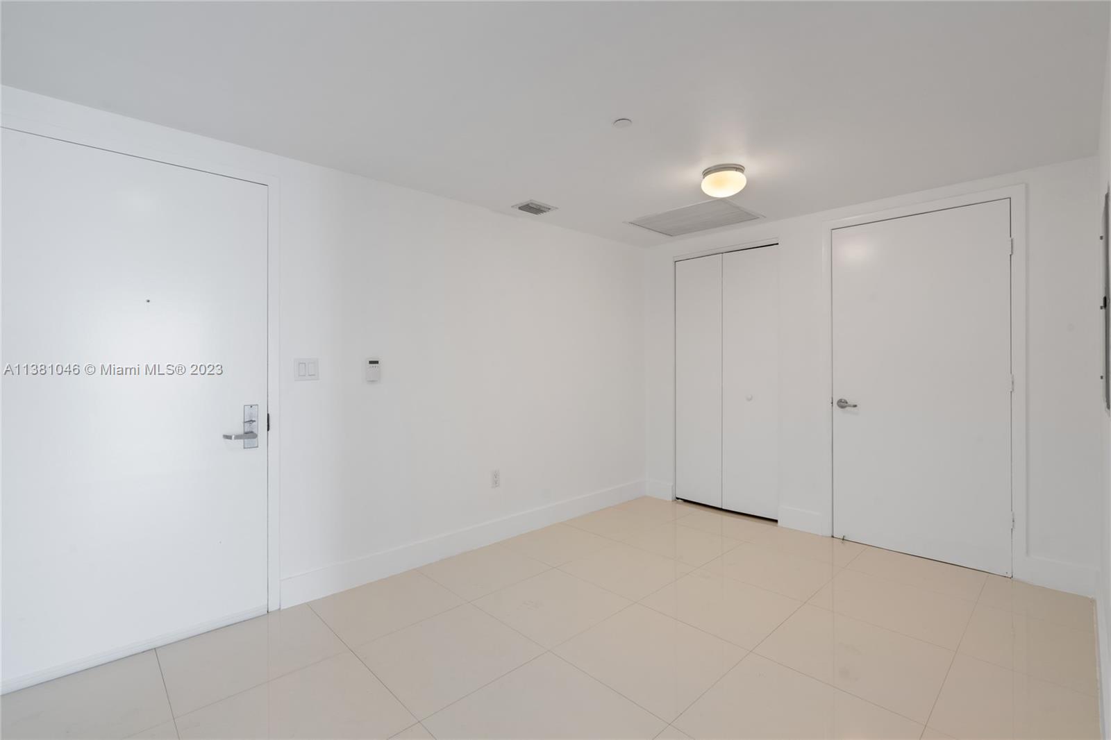 ICONBRICKELL CONDO NO 1 - Residential Lease