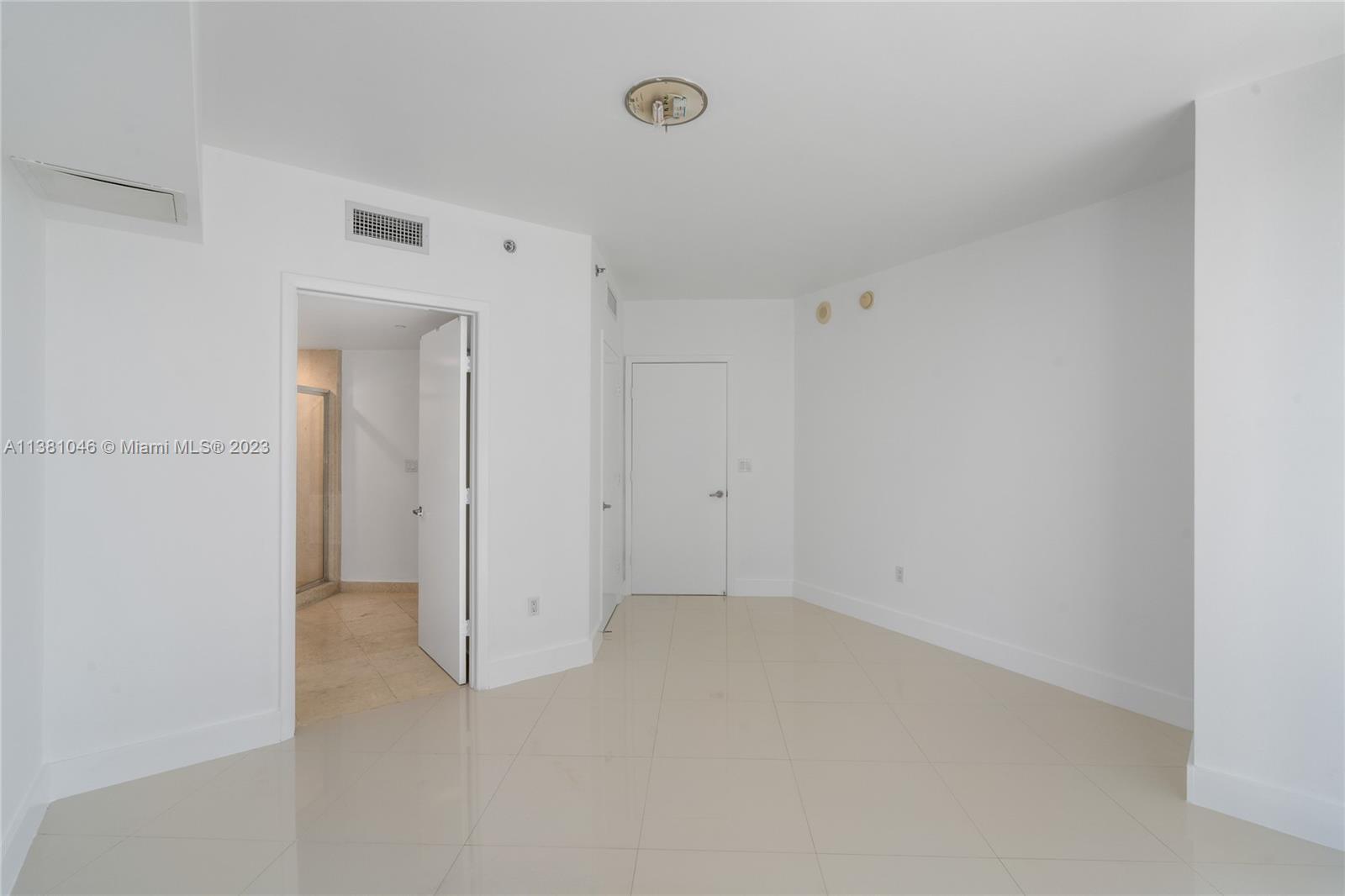ICONBRICKELL CONDO NO 1 - Residential Lease