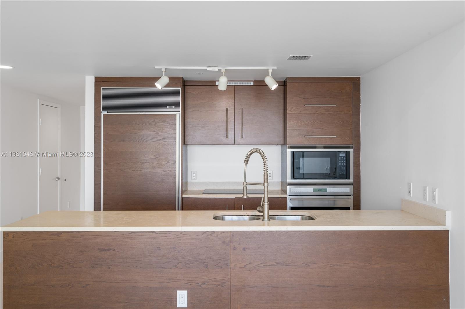 ICONBRICKELL CONDO NO 1 - Residential Lease