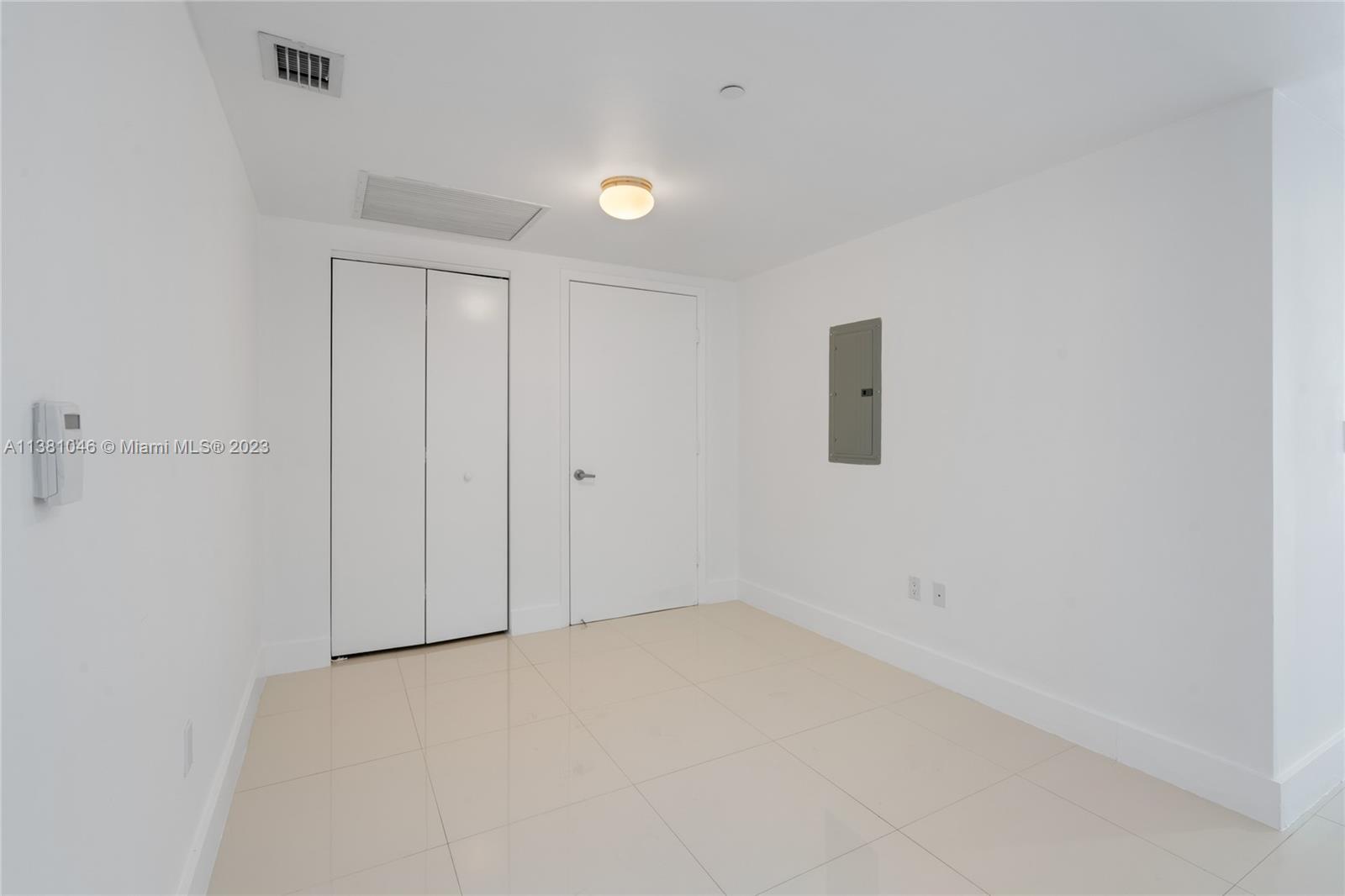 ICONBRICKELL CONDO NO 1 - Residential Lease