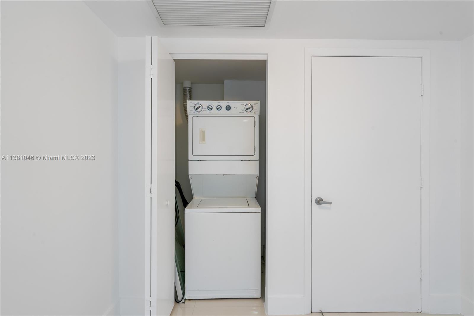 ICONBRICKELL CONDO NO 1 - Residential Lease