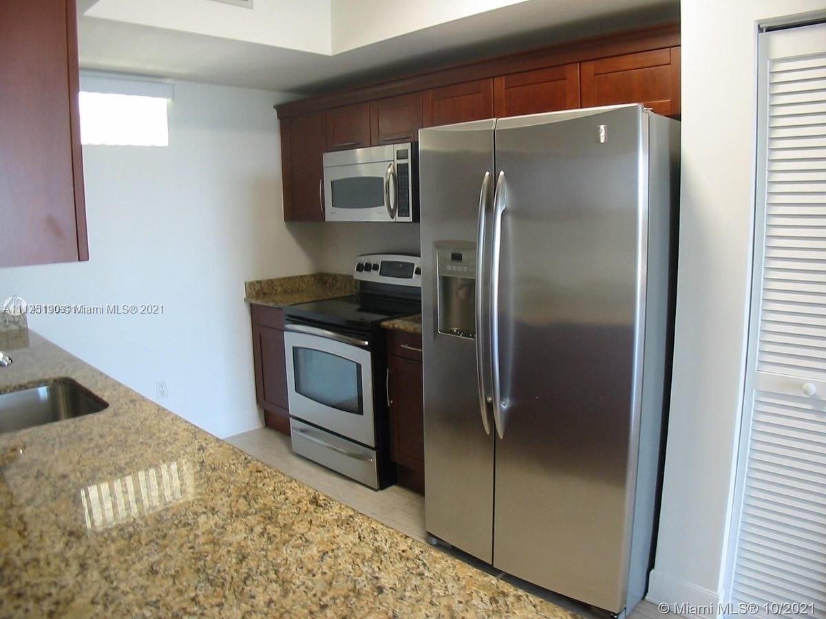DOWNTOWN DADELAND CONDO N - Residential Lease