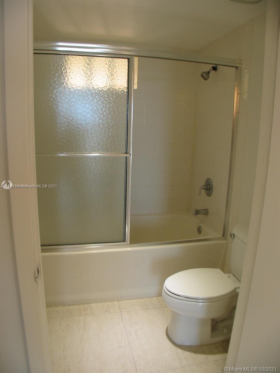 DOWNTOWN DADELAND CONDO N - Residential Lease