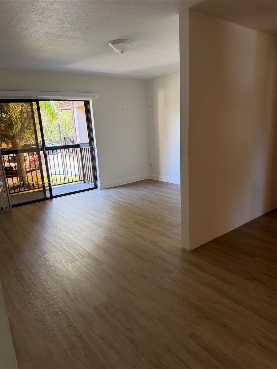 KINGS CREEK WEST CONDO BL - Residential