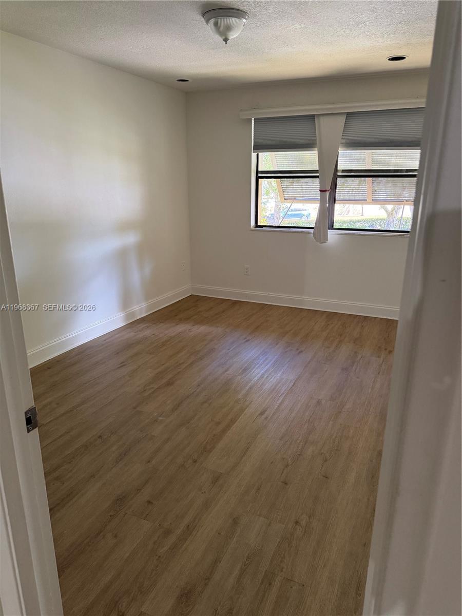 KINGS CREEK WEST CONDO BL - Residential