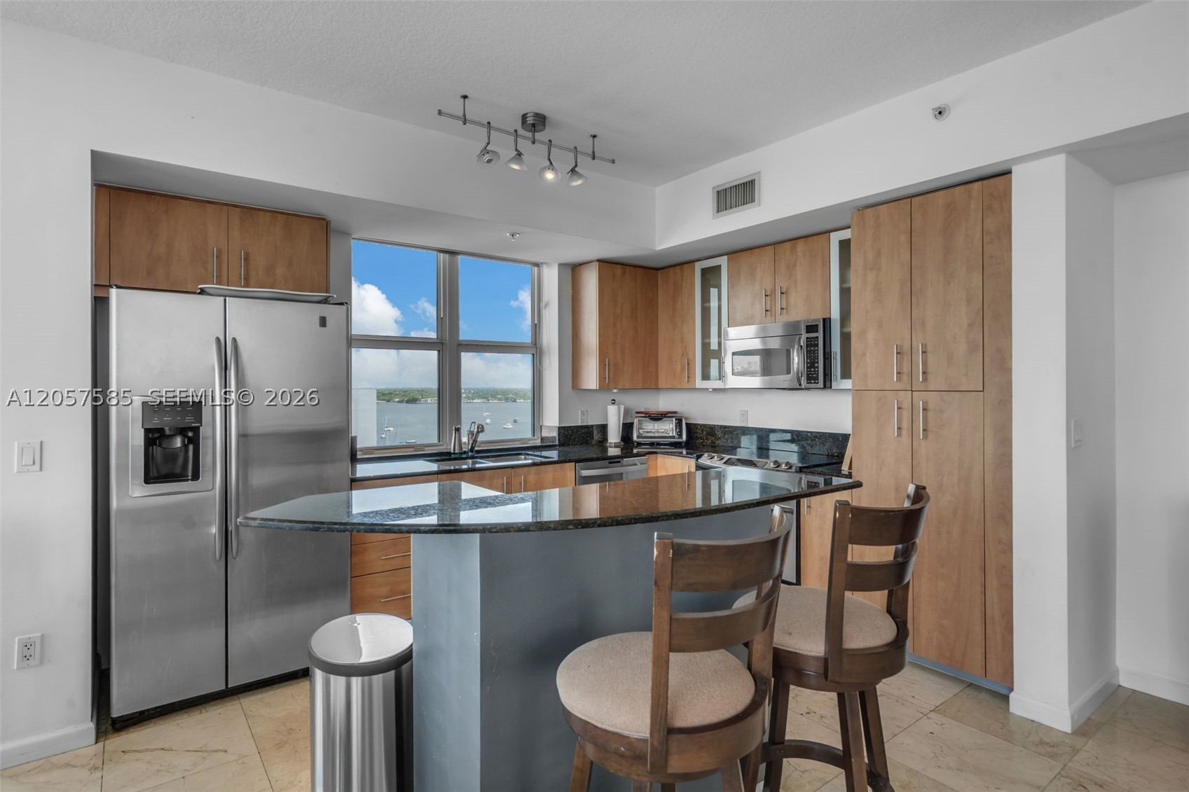360 CONDO A - Residential