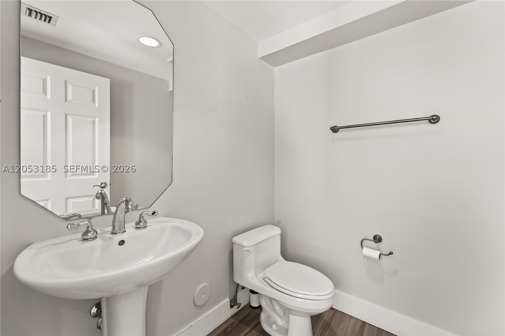 AVENTURA LAKES - PHASE II - Residential Lease