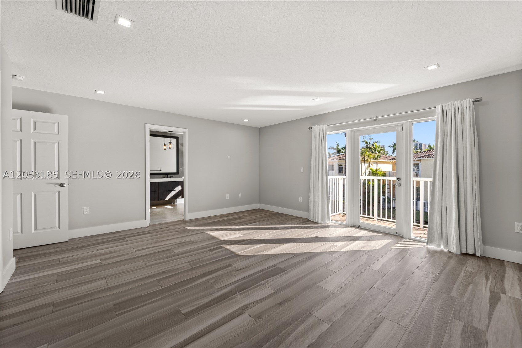AVENTURA LAKES - PHASE II - Residential Lease