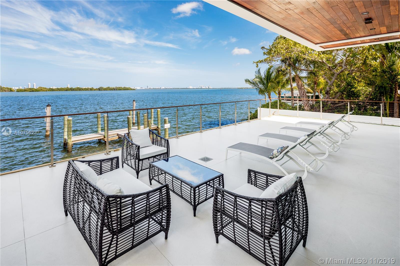 BELLE MEADE ISLAND - Residential