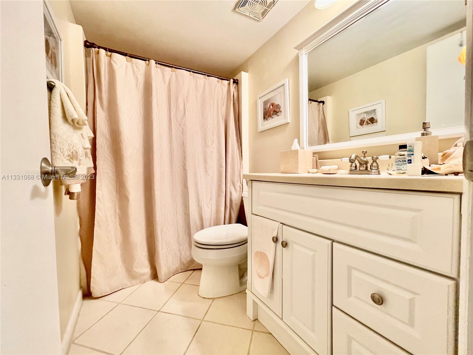 SUNSET PARK LAKE VILLAS S - Residential