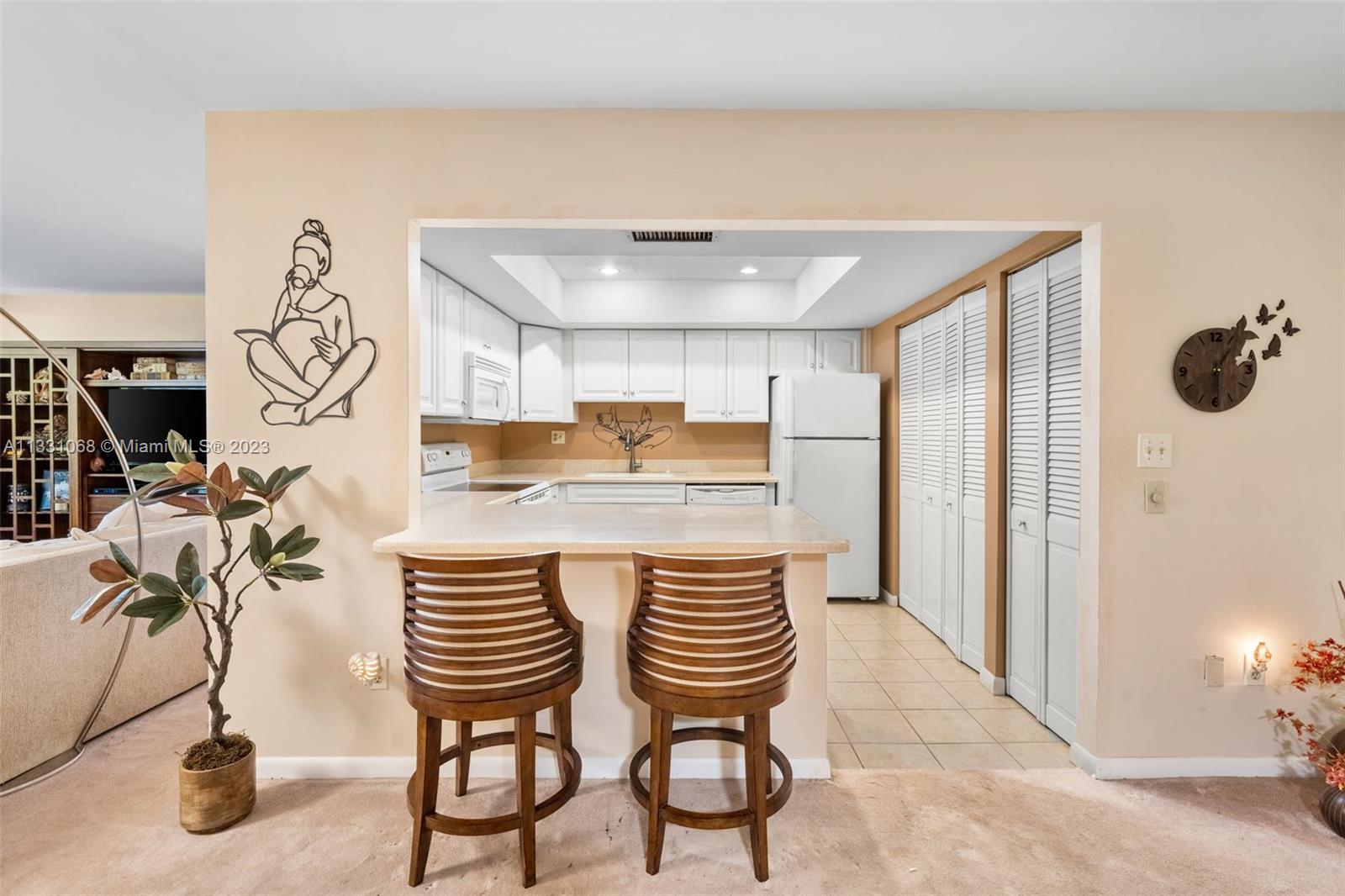 SUNSET PARK LAKE VILLAS S - Residential