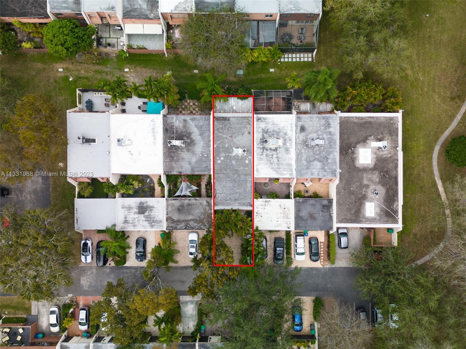 SUNSET PARK LAKE VILLAS S - Residential