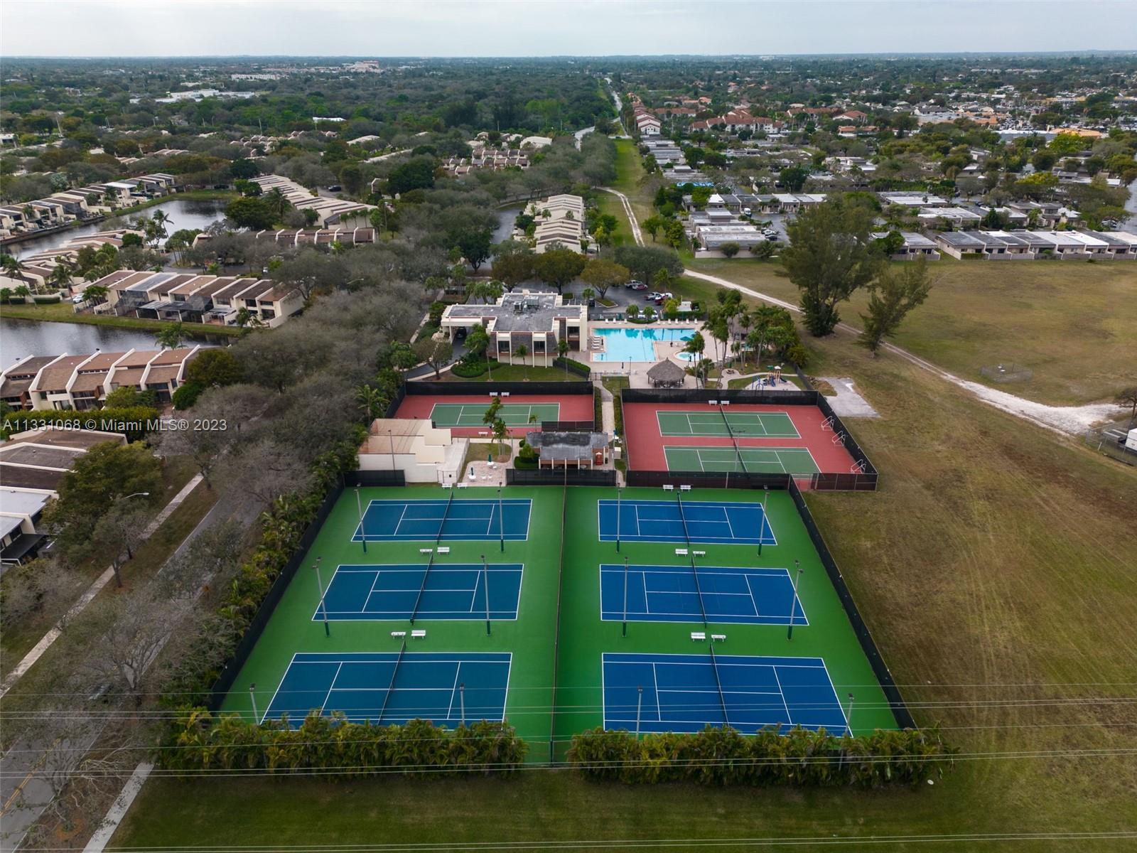 SUNSET PARK LAKE VILLAS S - Residential