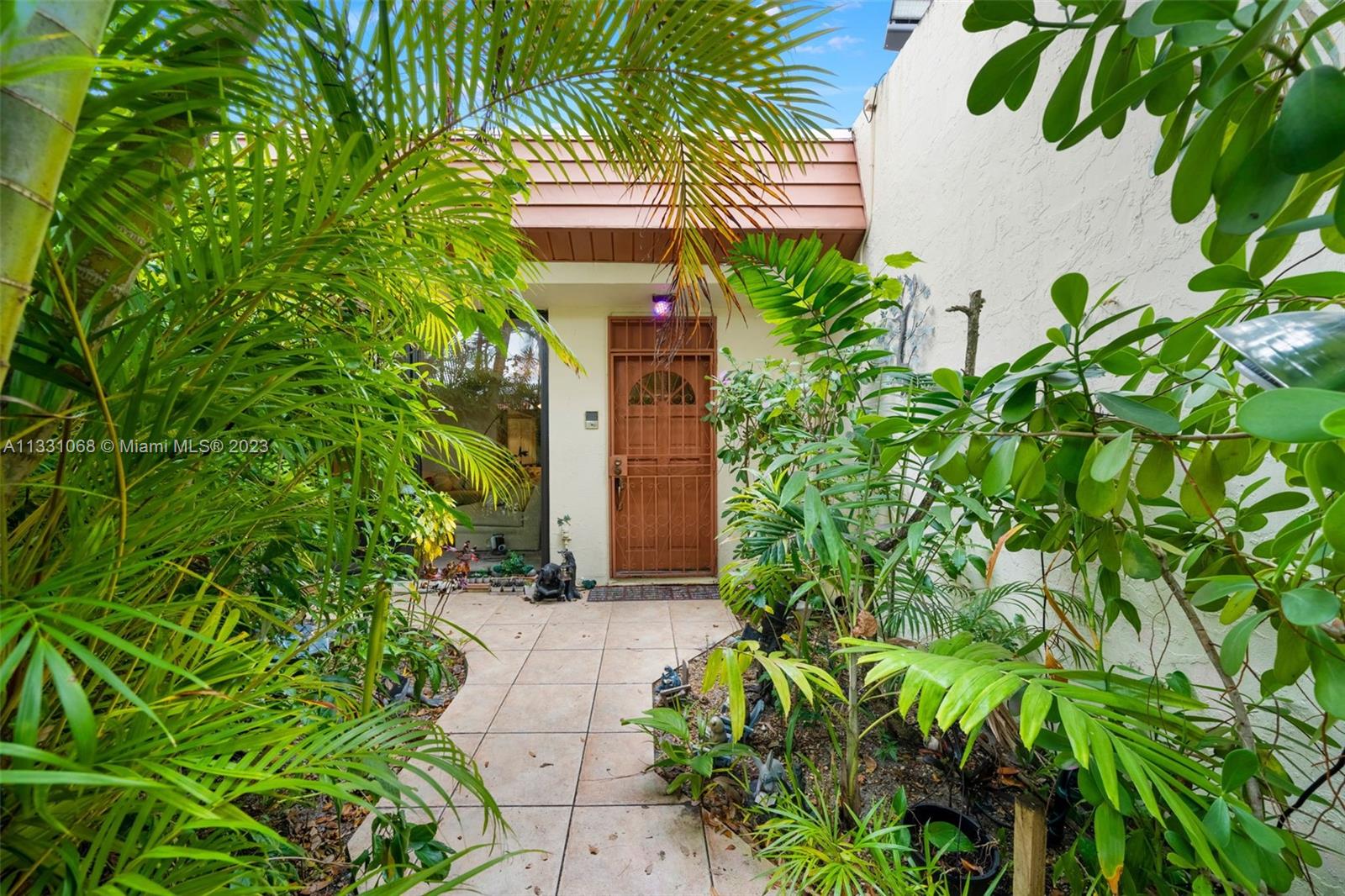 SUNSET PARK LAKE VILLAS S - Residential