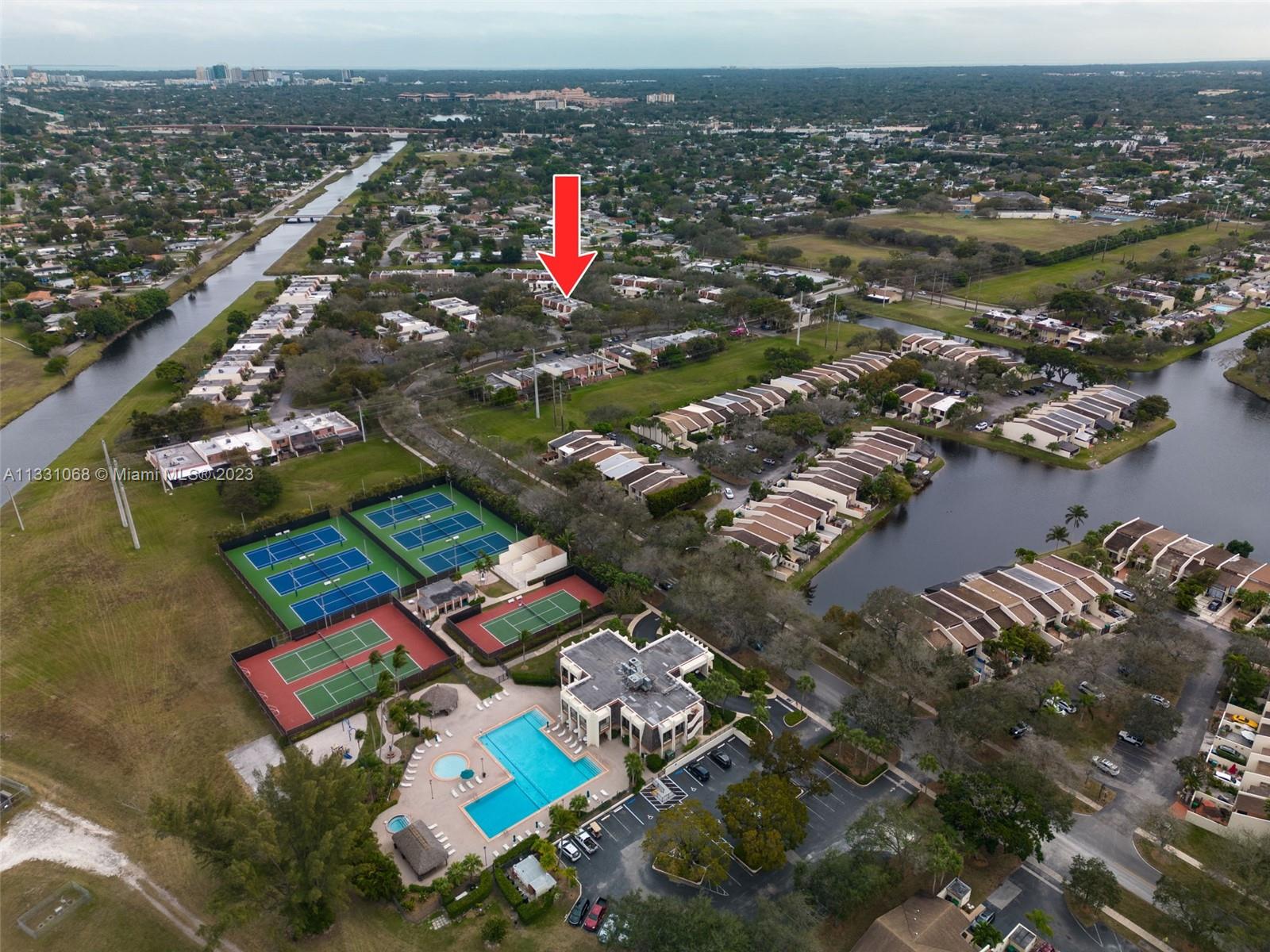 SUNSET PARK LAKE VILLAS S - Residential