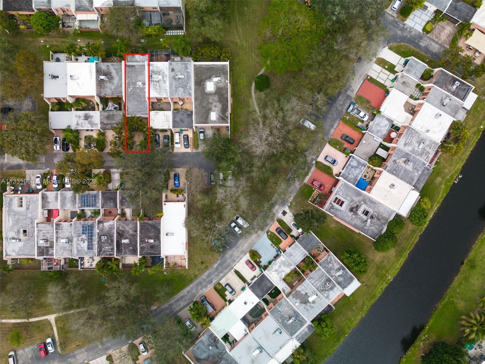 SUNSET PARK LAKE VILLAS S - Residential
