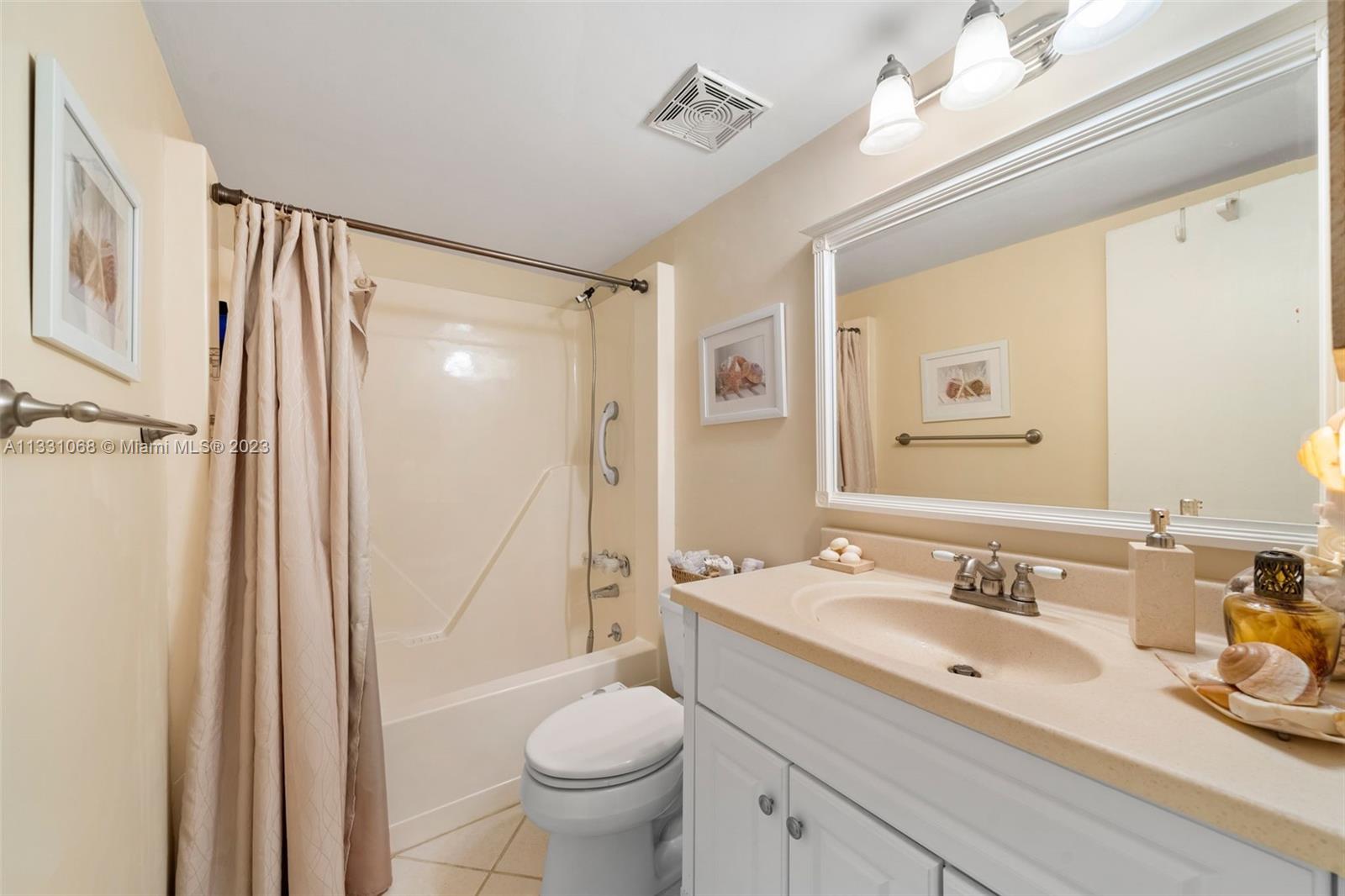 SUNSET PARK LAKE VILLAS S - Residential