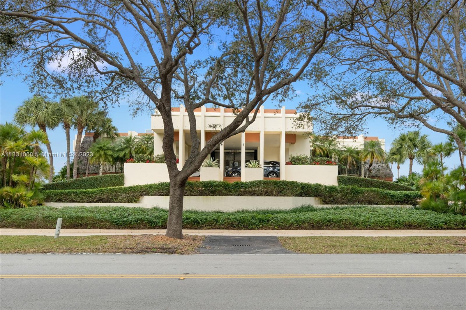 SUNSET PARK LAKE VILLAS S - Residential