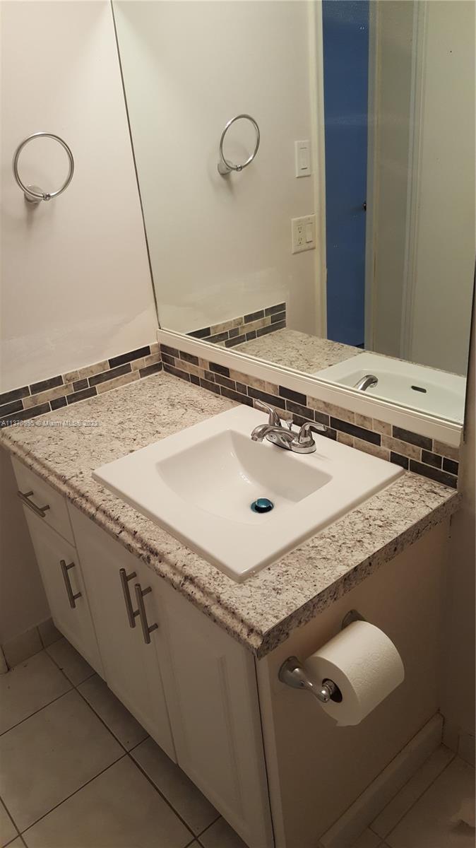 MEADOWBROOK TOWERS CONDO - Residential Lease