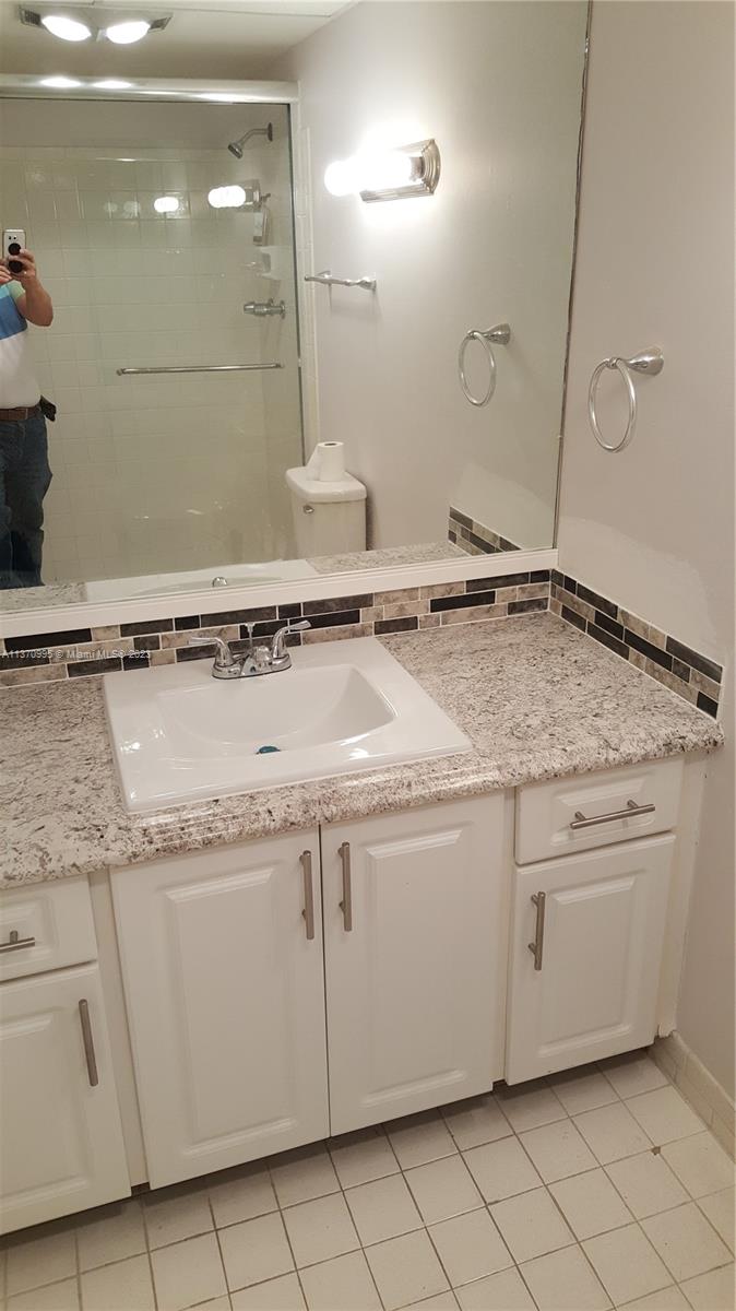 MEADOWBROOK TOWERS CONDO - Residential Lease