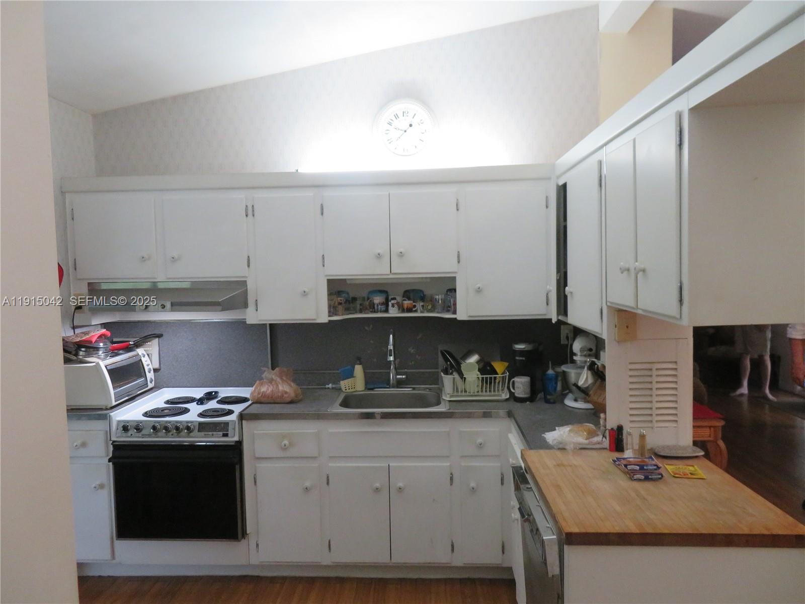 PINE TREE ESTATES - Residential