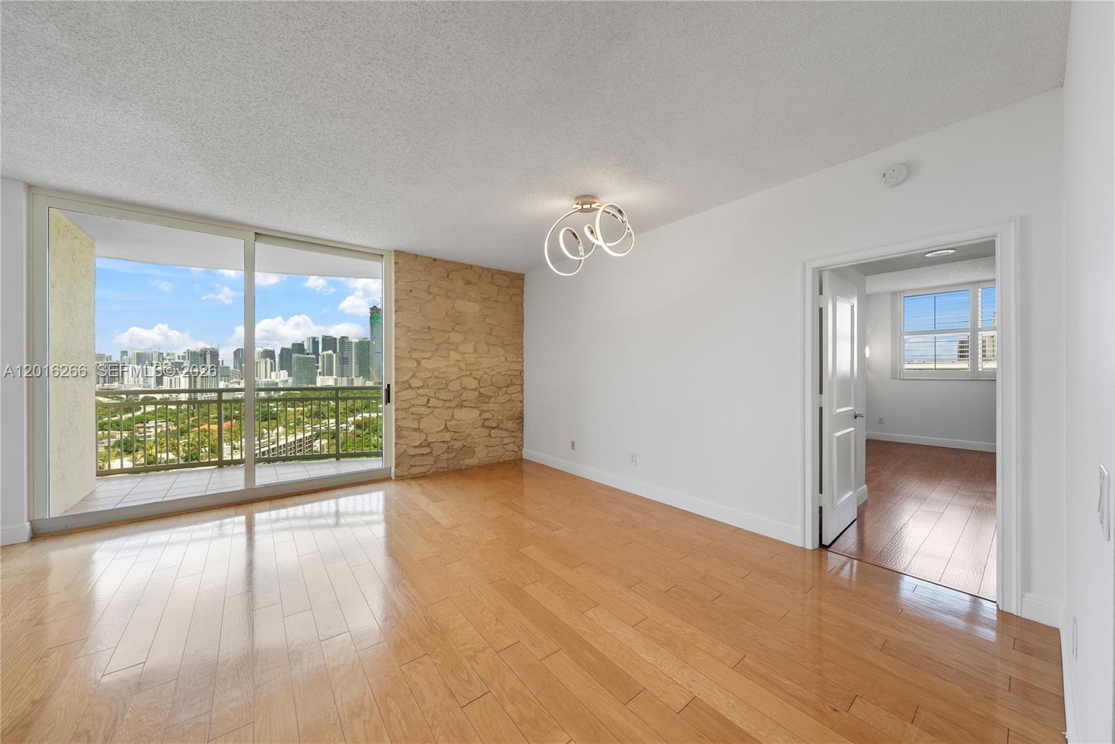 THE METROPOLITAN CONDO - Residential