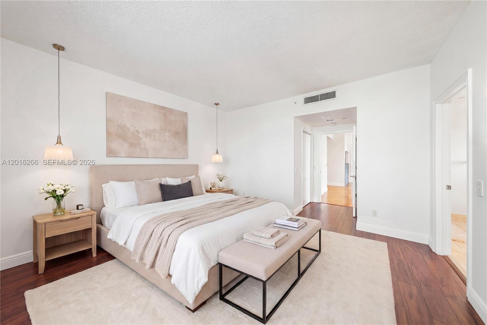 THE METROPOLITAN CONDO - Residential