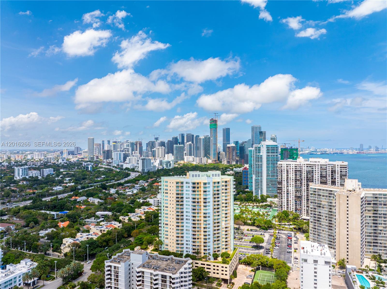 THE METROPOLITAN CONDO - Residential