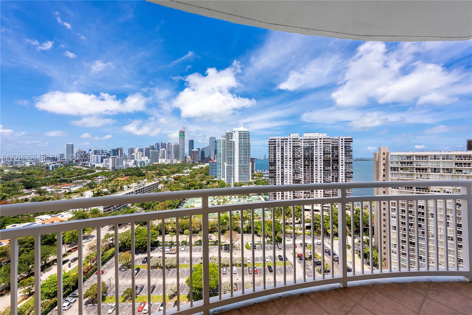 THE METROPOLITAN CONDO - Residential