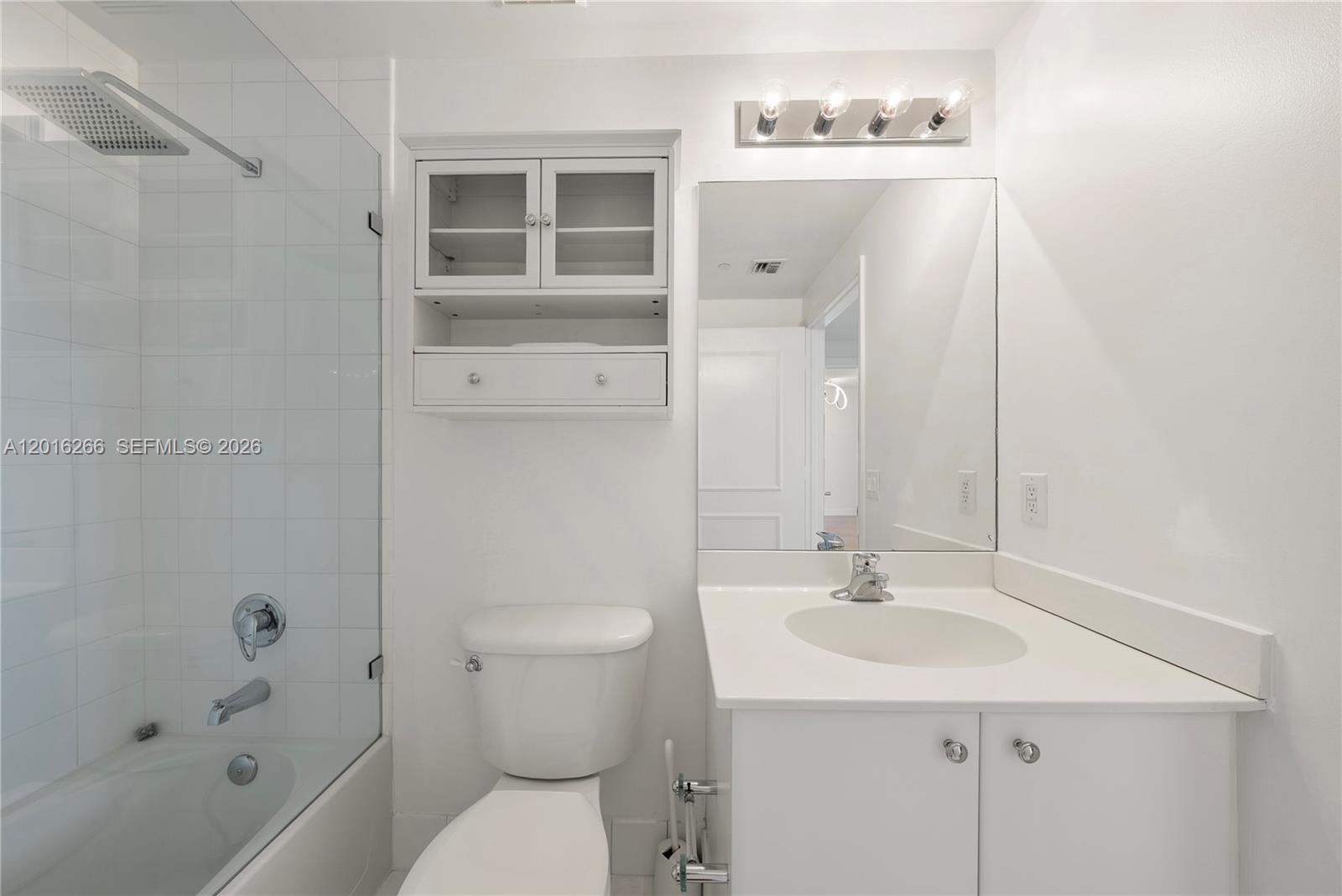 THE METROPOLITAN CONDO - Residential
