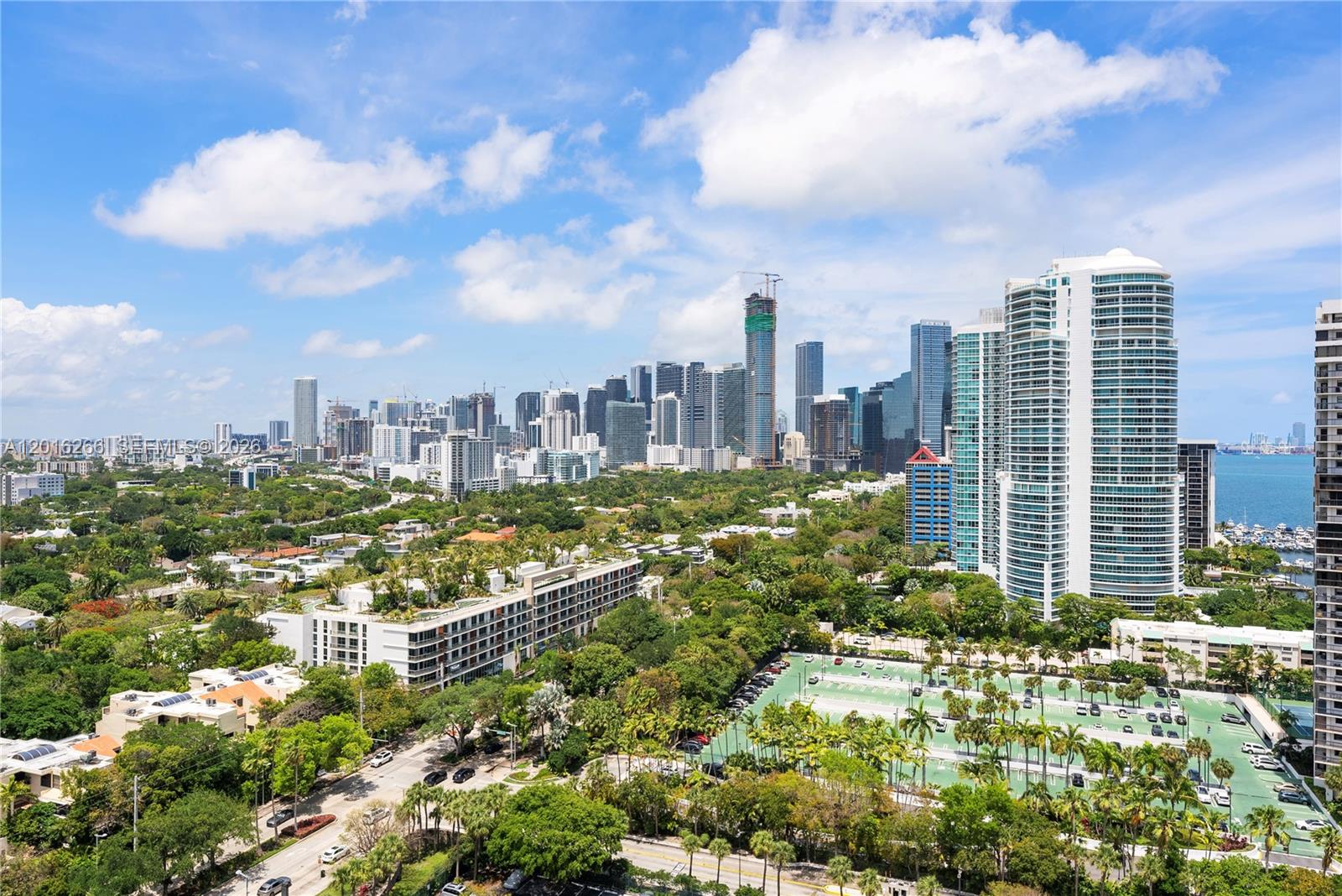 THE METROPOLITAN CONDO - Residential