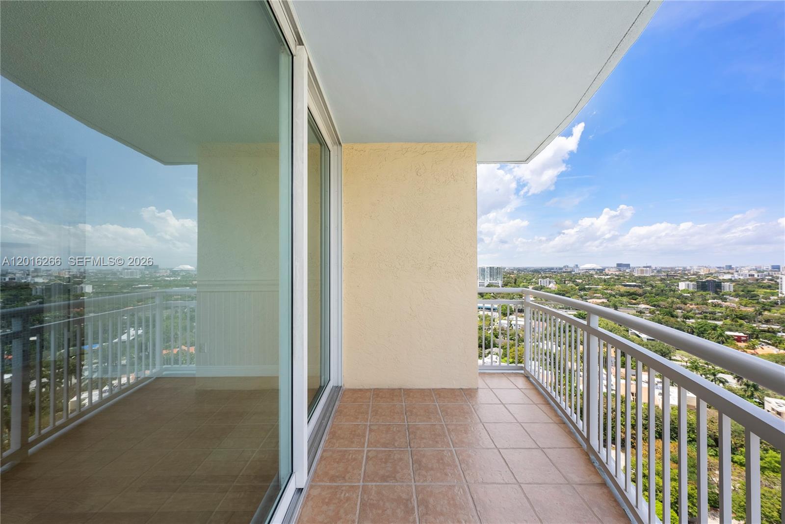 THE METROPOLITAN CONDO - Residential