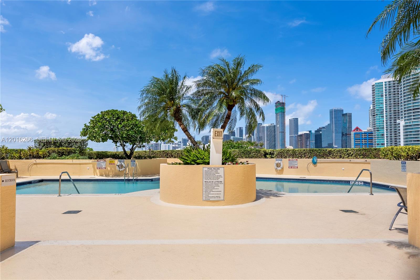 THE METROPOLITAN CONDO - Residential