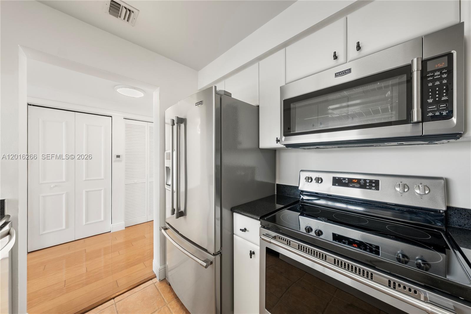 THE METROPOLITAN CONDO - Residential