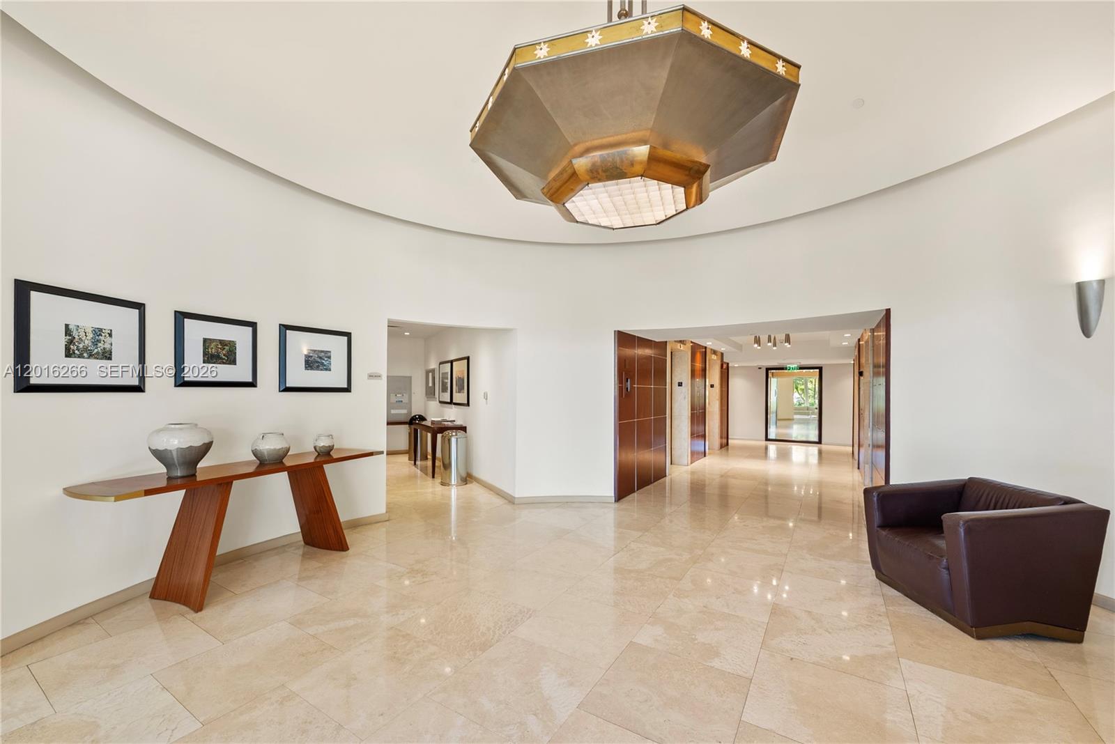 THE METROPOLITAN CONDO - Residential