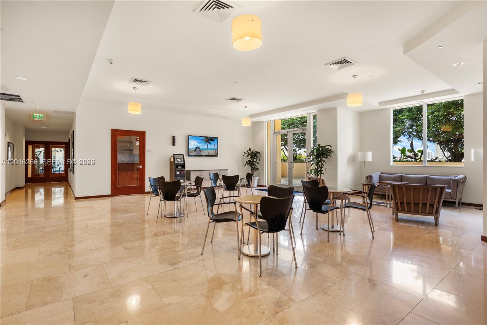 THE METROPOLITAN CONDO - Residential