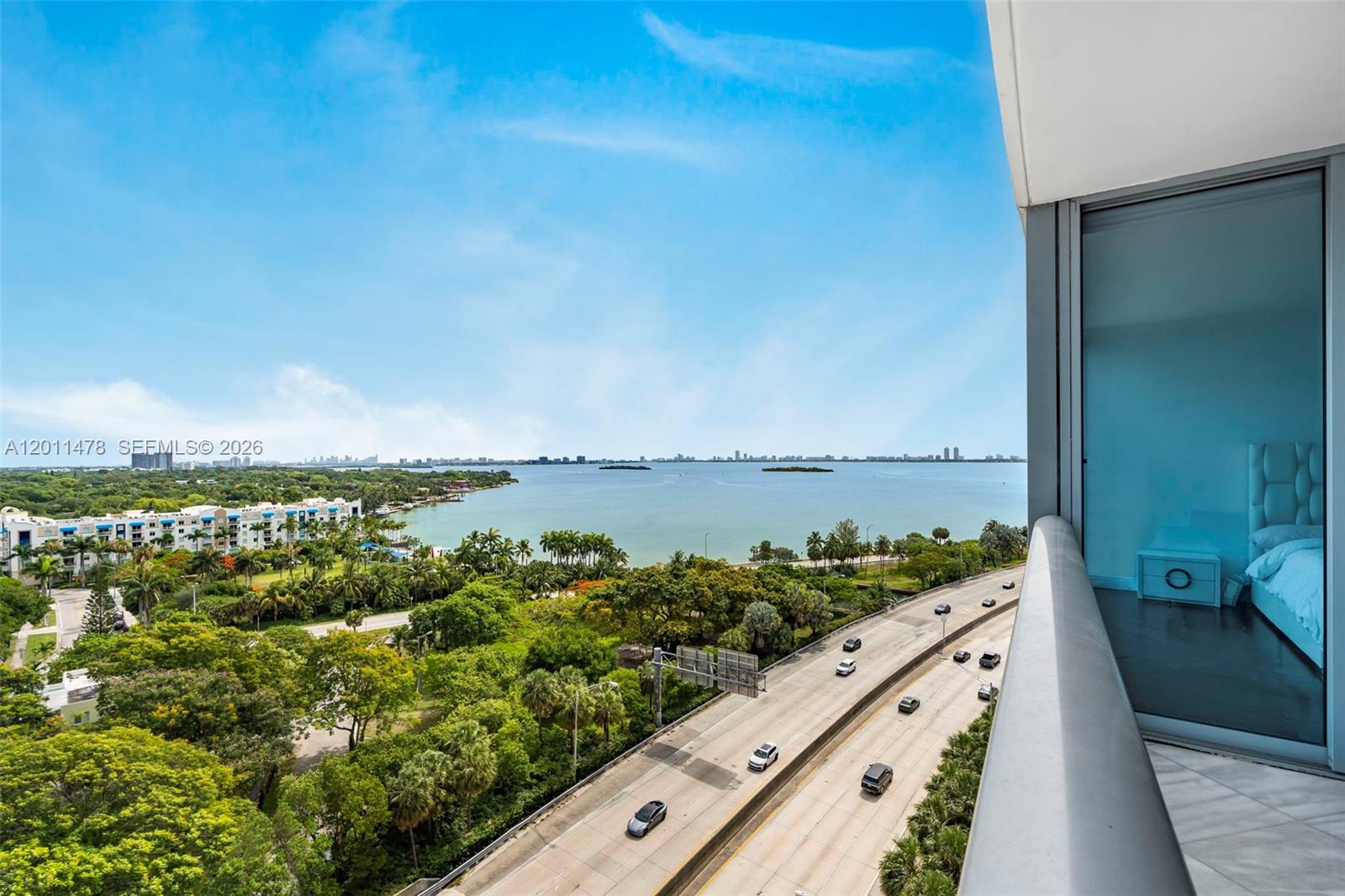 BLUE CONDO - Residential