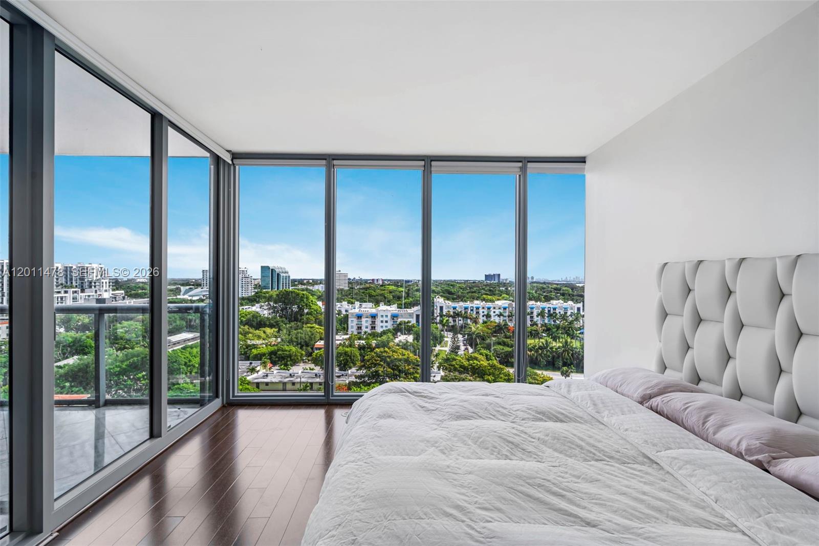 BLUE CONDO - Residential