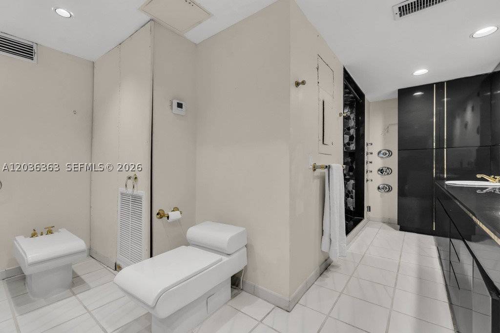 PILOT HOUSE CONDO - Residential