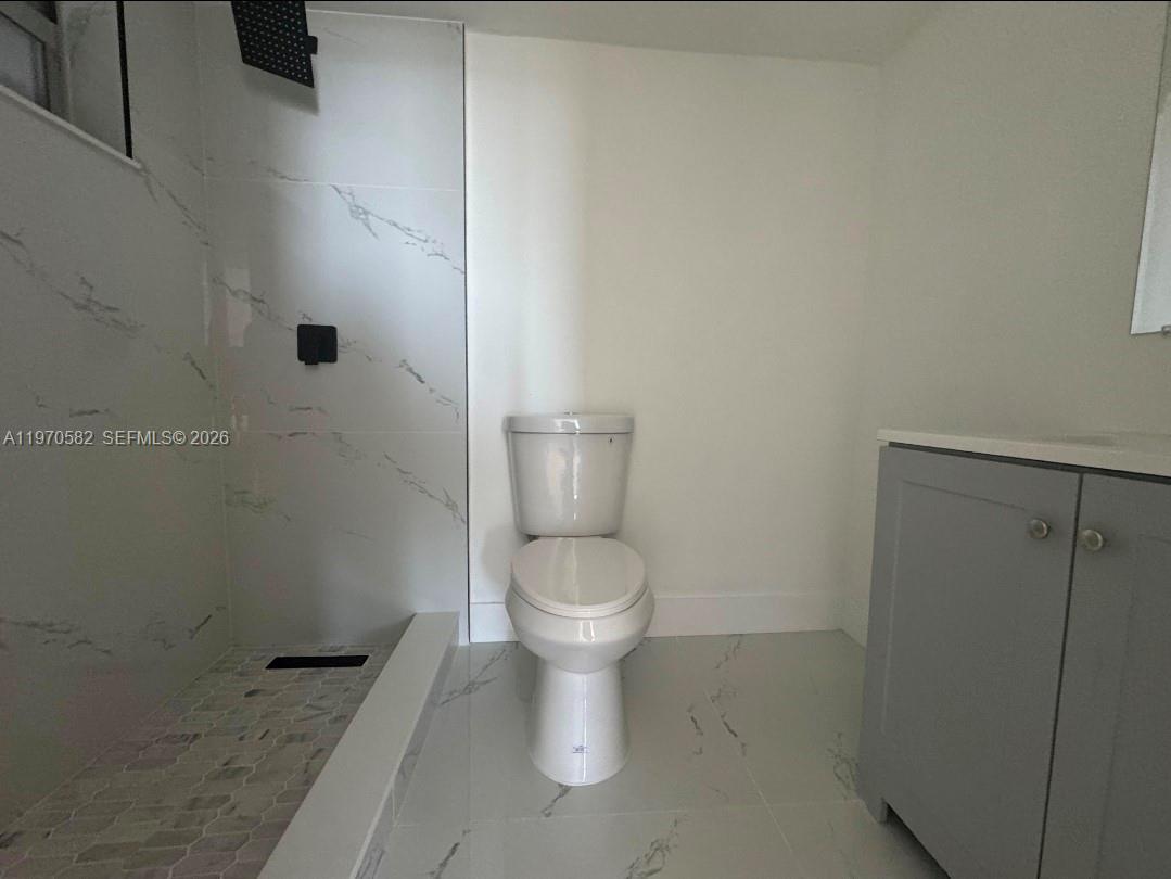 8000 CONDO - Residential Lease